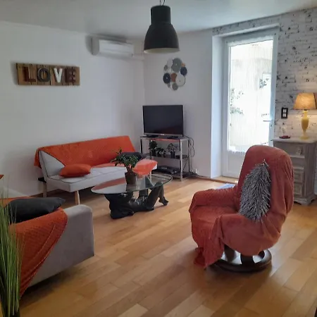 펜션 Maison De Village Avec Patio Et Terrasse Septfonds